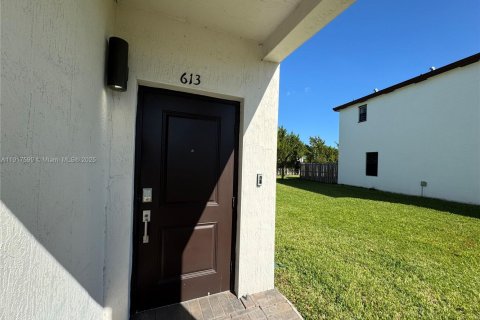 Villa ou maison à louer à Miami, Floride: 3 chambres, 122.63 m2 № 1972225 - photo 2