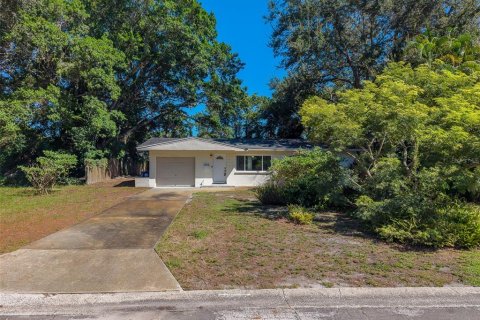 Casa en Saint Petersburg, Florida 2 dormitorios, 103.49 m2 № 2420231