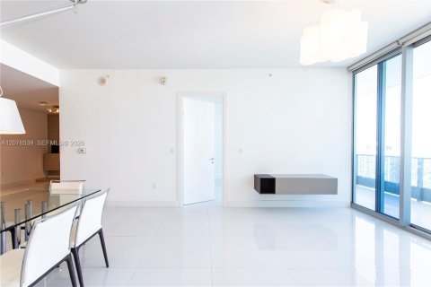 Condominio en alquiler en Miami, Florida, 2 dormitorios, 114.92 m2 № 2353582 - foto 9