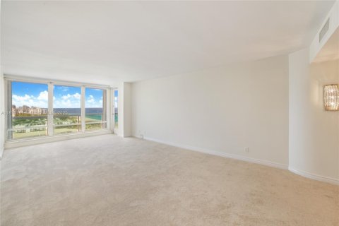 Снять в аренду кондоминиум в Форт-Лодердейл, Флорида 2 спальни, 196.58м2, № 1979443 - фото 11