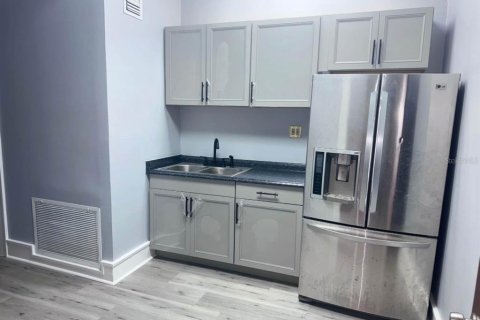 Propiedad comercial en alquiler en Orlando, Florida № 1681177 - foto 8