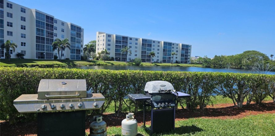 Condominio en Dania Beach, Florida, 2 dormitorios № 1118611