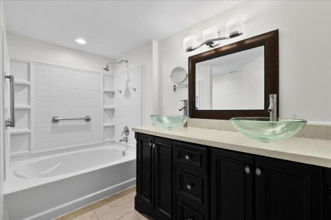 Copropriété à louer à Palm Beach, Floride: 2 chambres, 108.14 m2 № 2386946 - photo 9