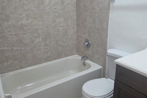 Снять в аренду кондоминиум в Тамарак, Флорида 1 спальня, 69.68м2, № 2005745 - фото 8