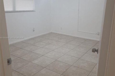 Снять в аренду кондоминиум в Тамарак, Флорида 1 спальня, 69.68м2, № 2005745 - фото 17