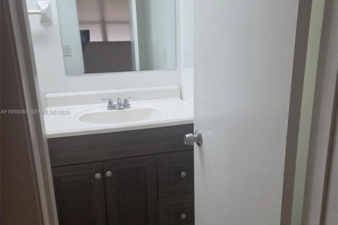 Снять в аренду кондоминиум в Тамарак, Флорида 1 спальня, 69.68м2, № 2005745 - фото 6