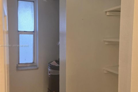 Снять в аренду кондоминиум в Тамарак, Флорида 1 спальня, 69.68м2, № 2005745 - фото 4