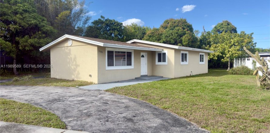 Дом в Форт-Лодердейл, Флорида 3 спальни, 111.76м2 № 2051620