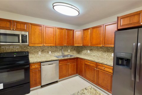 Снять в аренду виллу или дом в Форт-Лодердейл, Флорида 3 спальни, 111.76м2, № 2051620 - фото 29