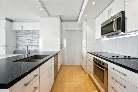 Condominio en venta en Miami, Florida, 3 dormitorios, 166.2 m2 № 1938476 - foto 9