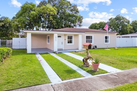 Casa en venta en Miami, Florida, 3 dormitorios, 90.58 m2 № 1969187 - foto 2