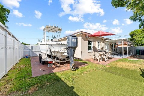 Casa en venta en Miami, Florida, 3 dormitorios, 90.58 m2 № 1969187 - foto 18