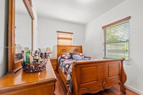 Casa en venta en Miami, Florida, 3 dormitorios, 90.58 m2 № 1969187 - foto 11
