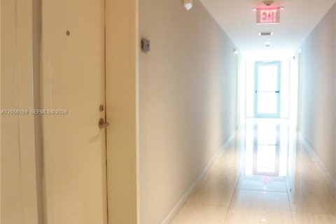 Copropriété à vendre à Miami Beach, Floride: 1 chambre, 55.37 m2 № 2186552 - photo 12