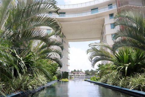 Condo à Miami Beach, Floride, 1 chambre  № 2186552