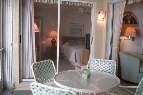 Condominio en alquiler en Sarasota, Florida, 2 dormitorios, 109.81 m2 № 212653 - foto 14