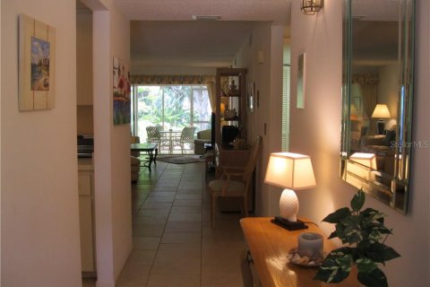 Condominio en alquiler en Sarasota, Florida, 2 dormitorios, 109.81 m2 № 212653 - foto 4