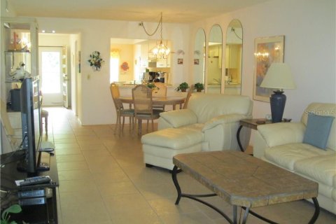 Condominio en alquiler en Sarasota, Florida, 2 dormitorios, 109.81 m2 № 212653 - foto 10