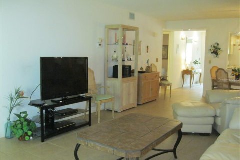 Condominio en alquiler en Sarasota, Florida, 2 dormitorios, 109.81 m2 № 212653 - foto 9