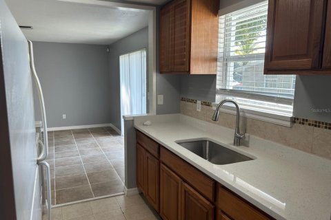 Casa en alquiler en Spring Hill, Florida, 2 dormitorios, 95.22 m2 № 1908508 - foto 8