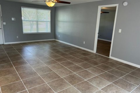 Casa en alquiler en Spring Hill, Florida, 2 dormitorios, 95.22 m2 № 1908508 - foto 5
