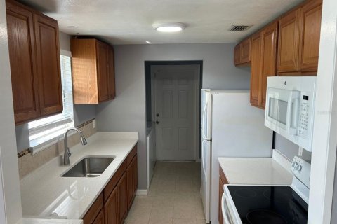 Casa en alquiler en Spring Hill, Florida, 2 dormitorios, 95.22 m2 № 1908508 - foto 7