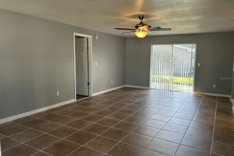 Casa en alquiler en Spring Hill, Florida, 2 dormitorios, 95.22 m2 № 1908508 - foto 3