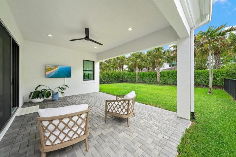 Villa ou maison à vendre à Palm Beach Gardens, Floride: 3 chambres, 293.76 m2 № 2087907 - photo 2