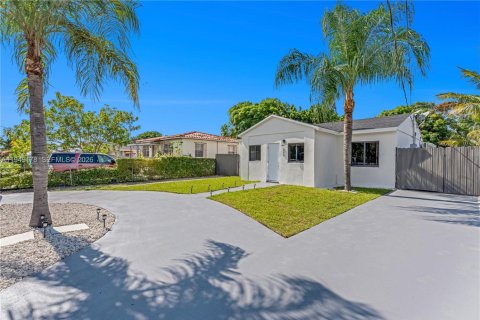 Снять в аренду коммерческую недвижимость в Майами, Флорида 1 спальня, № 2005500 - фото 7