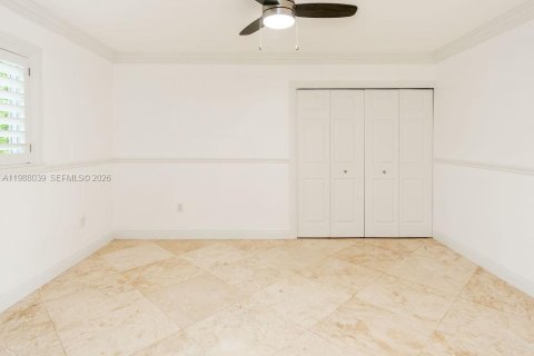 Снять в аренду виллу или дом в Корал-Гейблс, Флорида 4 спальни, 294.59м2, № 2178855 - фото 27