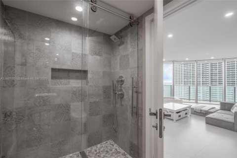 Condo in Miami, Florida, 4 bedrooms  № 1942206 - photo 10