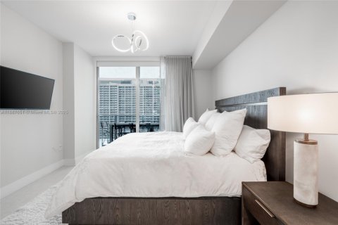 Condo in Miami, Florida, 4 bedrooms  № 1942206 - photo 29