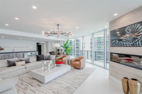 Condo in Miami, Florida, 4 bedrooms  № 1942206 - photo 15