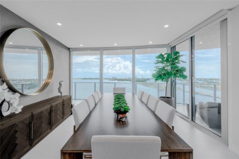 Condo in Miami, Florida, 4 bedrooms  № 1942206 - photo 9