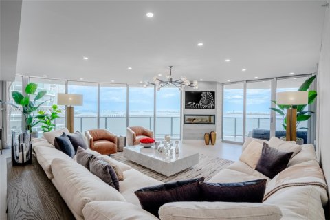 Condo in Miami, Florida, 4 bedrooms  № 1942206 - photo 14