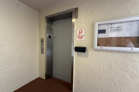 Copropriété à louer à Oakland Park, Floride: 2 chambres, 85.47 m2 № 2385506 - photo 14