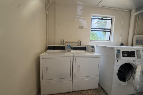 Copropriété à louer à Oakland Park, Floride: 2 chambres, 85.47 m2 № 2385506 - photo 15