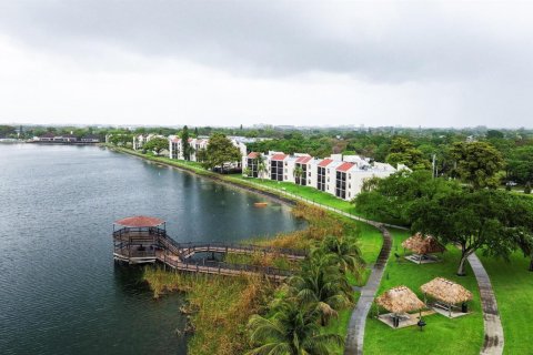 Copropriété à louer à Oakland Park, Floride: 2 chambres, 85.47 m2 № 2385506 - photo 5