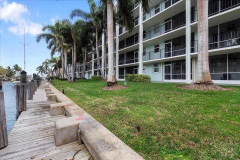 Condo in North Palm Beach, Florida, 1 bedroom  № 1185230 - photo 1