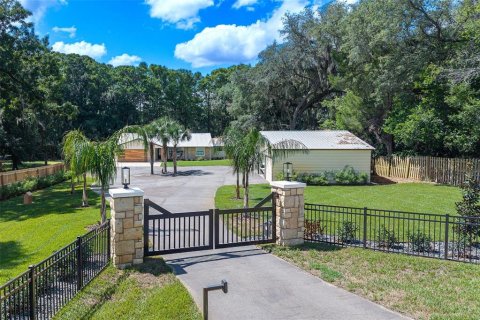 House in Inverness, Florida 4 bedrooms, 251.3 sq.m. № 1801986 - photo 3