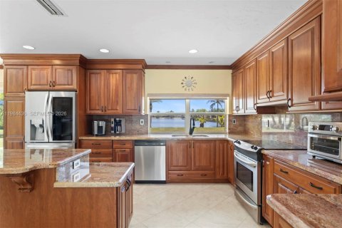 Villa ou maison à vendre à Miami, Floride: 4 chambres, 183.2 m2 № 2045947 - photo 25