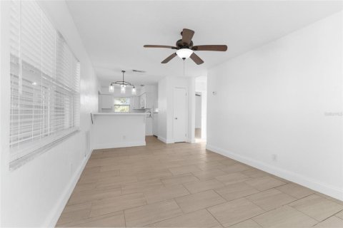 Villa ou maison à vendre à Saint Petersburg, Floride: 2 chambres, 86.03 m2 № 1778261 - photo 10