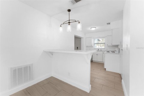 Villa ou maison à vendre à Saint Petersburg, Floride: 2 chambres, 86.03 m2 № 1778261 - photo 11