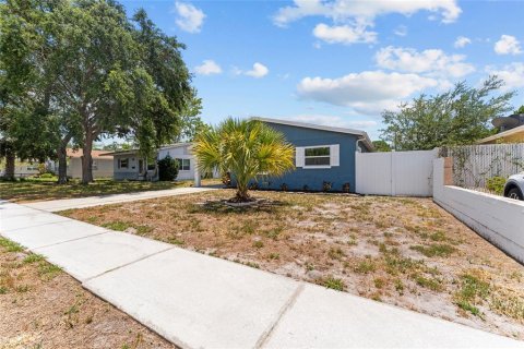 Villa ou maison à vendre à Saint Petersburg, Floride: 2 chambres, 86.03 m2 № 1778261 - photo 2