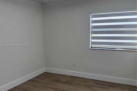 Townhouse in Miami, Florida 3 bedrooms, 115.66 sq.m. № 1974991 - photo 19