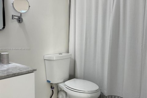 Townhouse in Miami, Florida 3 bedrooms, 115.66 sq.m. № 1974991 - photo 14