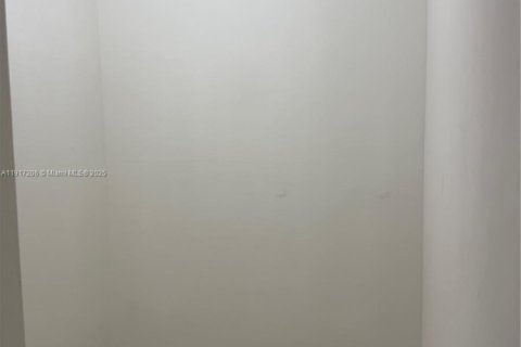 Townhouse in Miami, Florida 3 bedrooms, 115.66 sq.m. № 1974991 - photo 12