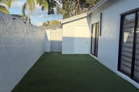 Townhouse in Miami, Florida 3 bedrooms, 115.66 sq.m. № 1974991 - photo 29