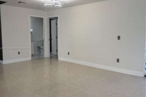 Townhouse in Miami, Florida 3 bedrooms, 115.66 sq.m. № 1974991 - photo 3