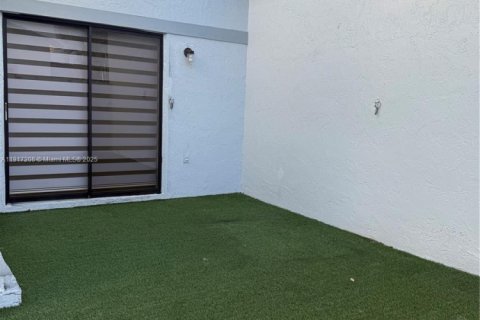Townhouse in Miami, Florida 3 bedrooms, 115.66 sq.m. № 1974991 - photo 28